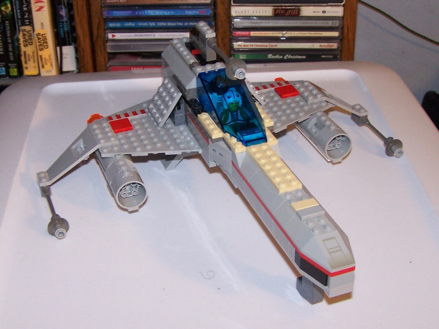 lego_7140_e-wing_2-seater_03.jpg