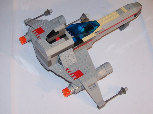 lego_7140_e-wing_2-seater_04.jpg