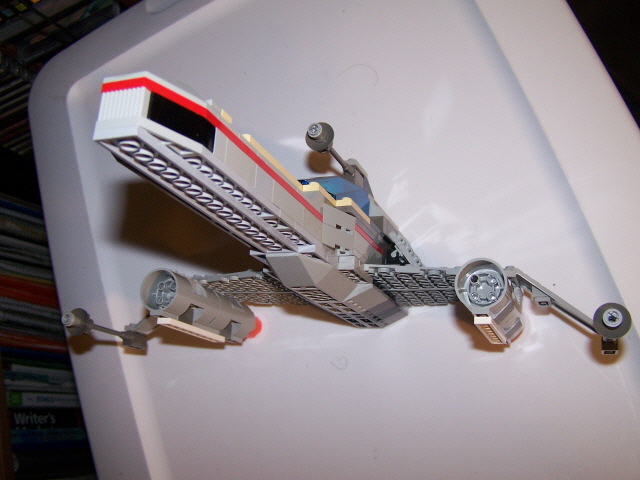 lego_7140_e-wing_2-seater_08.jpg