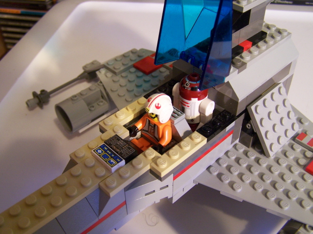 lego_7140_e-wing_2-seater_09.jpg