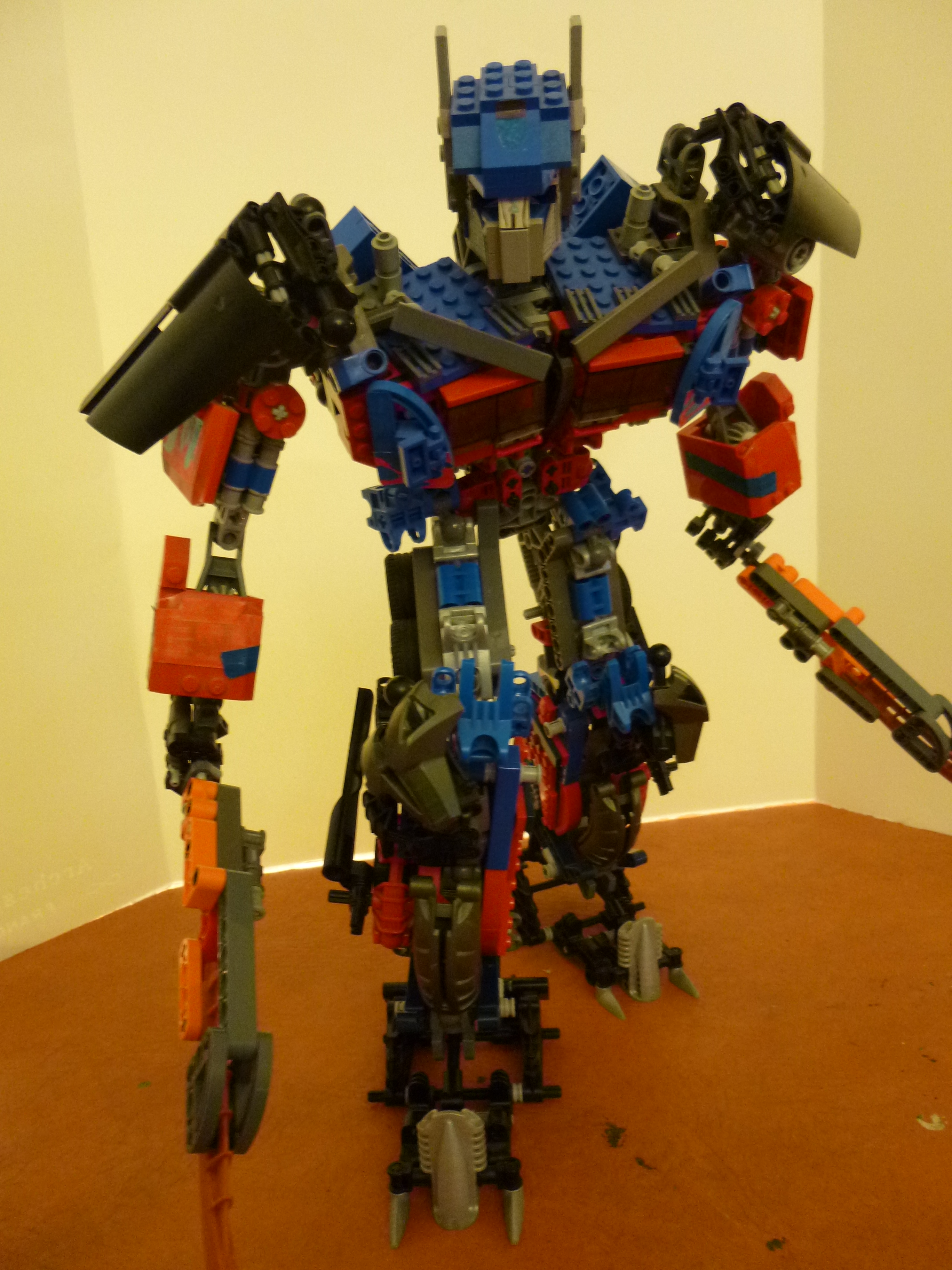 optimusprime81.jpg