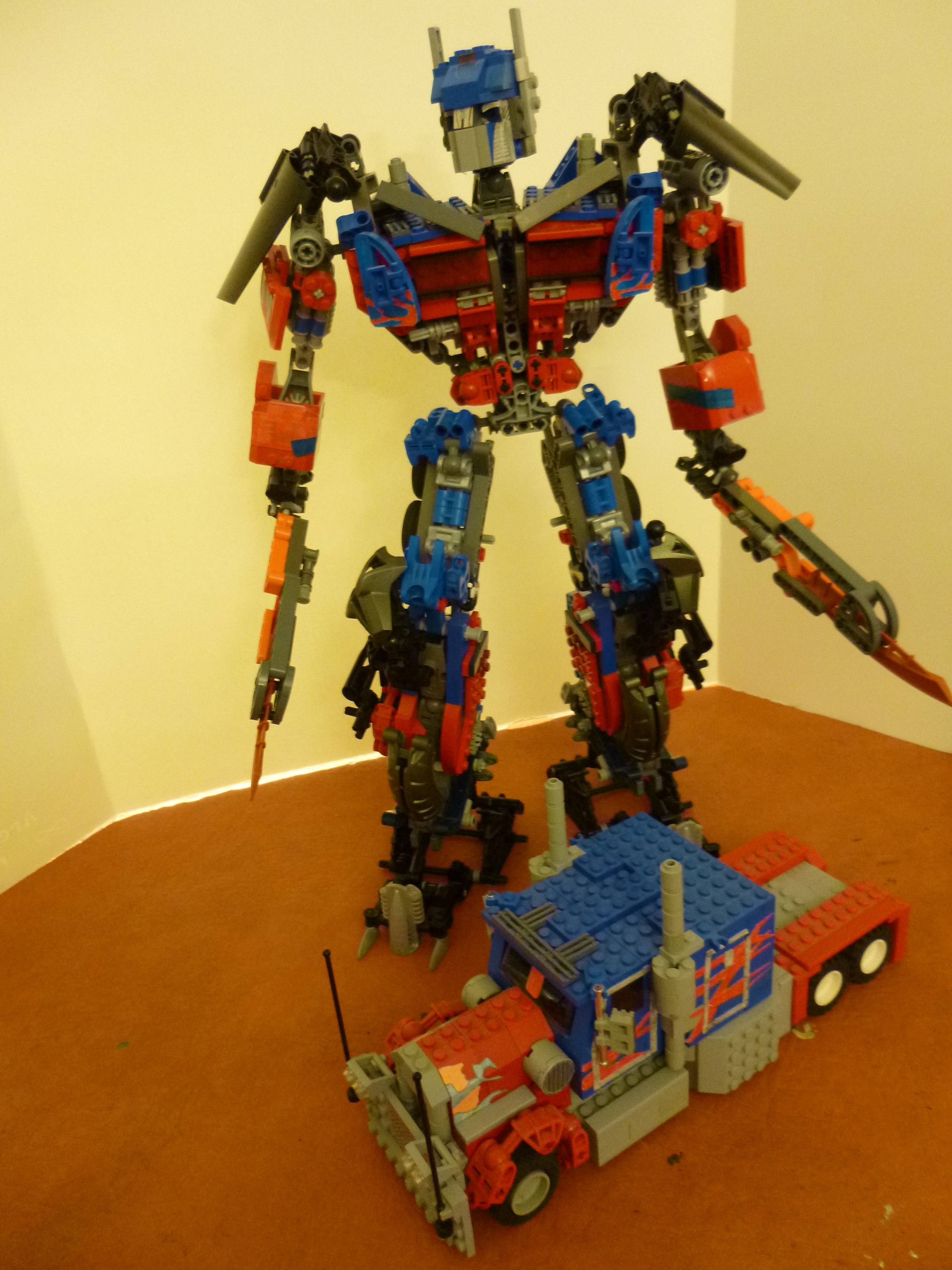 optimusprime84.jpg