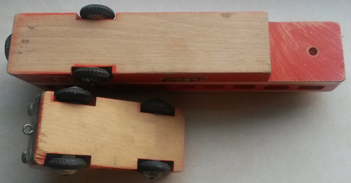 wooden_bus-05.jpg