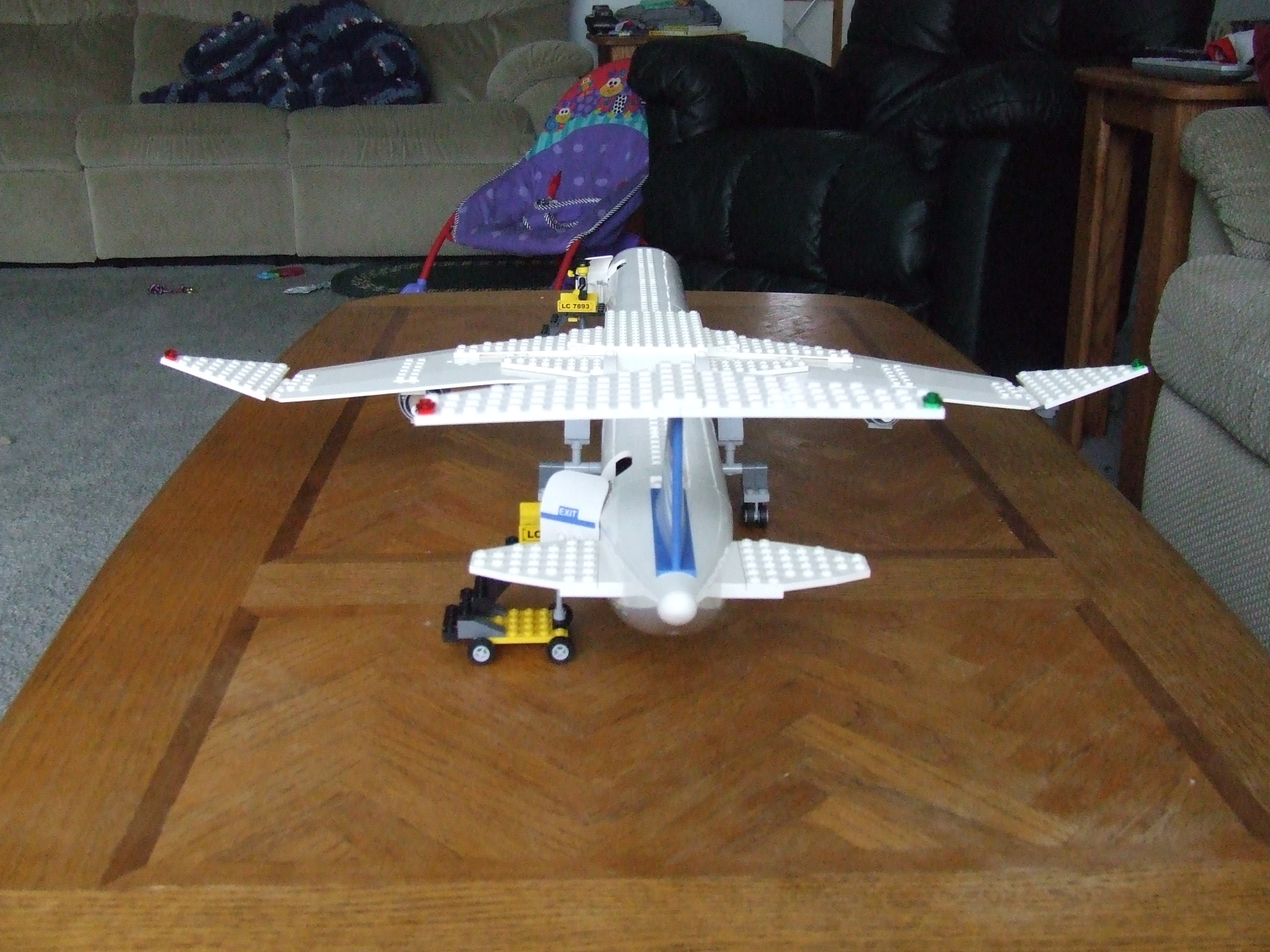 business_jet_12_rear_view.jpg