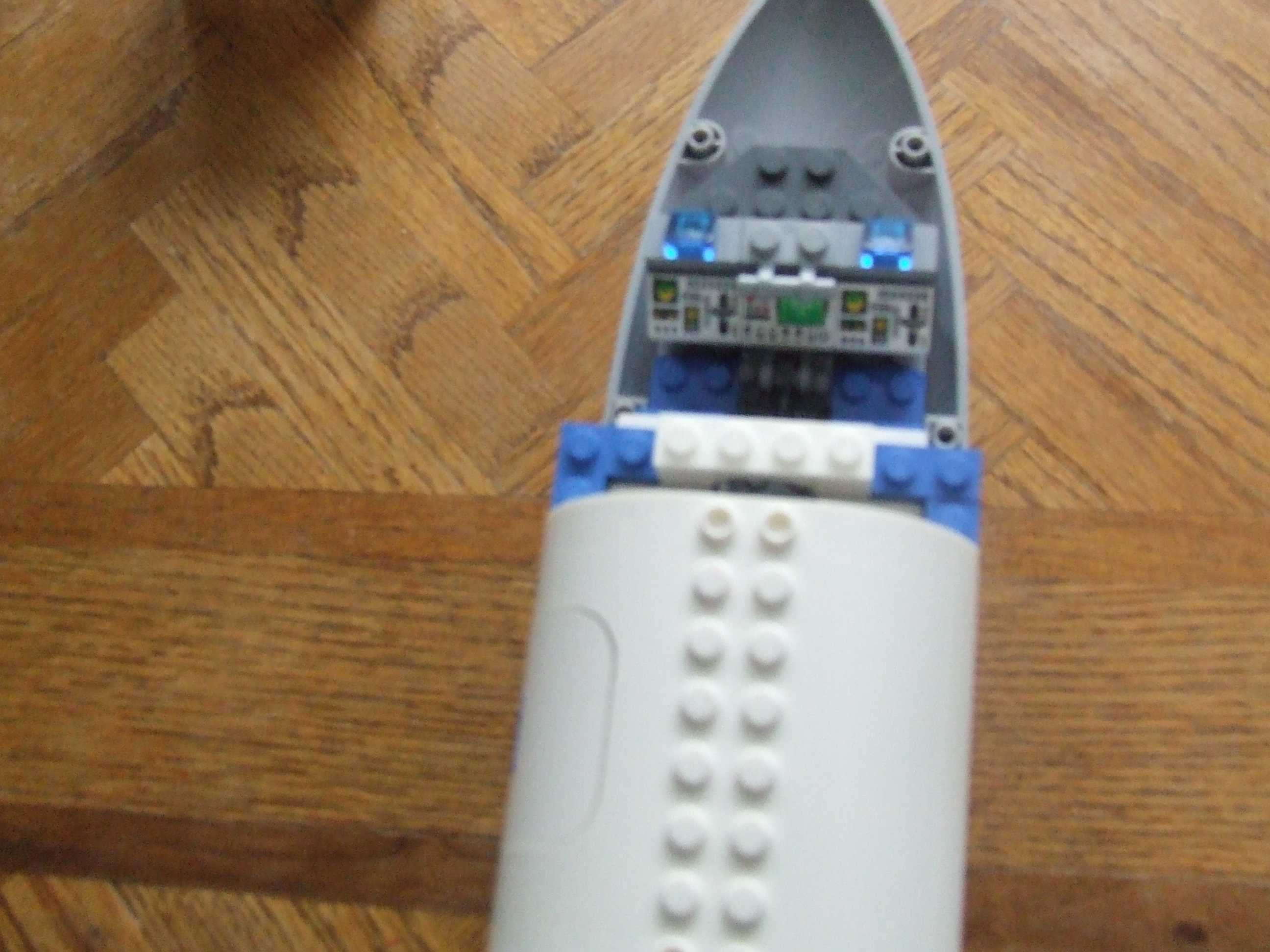 business_jet_6_cockpit.jpg