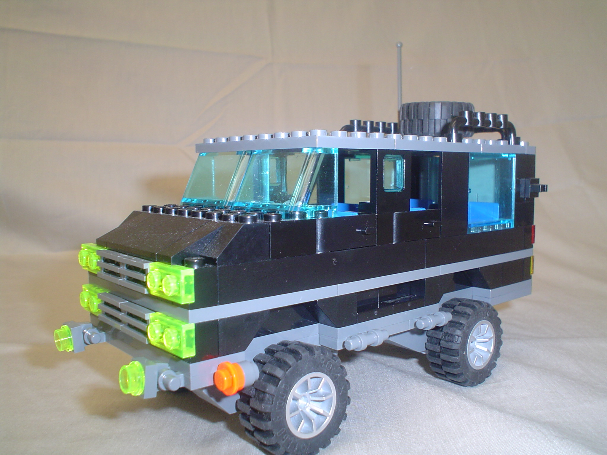 brickliner_civilian_suv_b.jpg