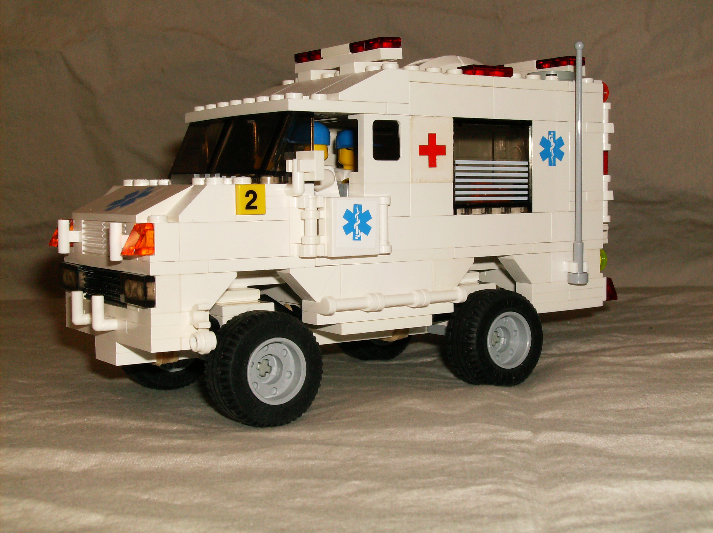 brickliner_emergency_range_cougar_ambulance_2.jpg