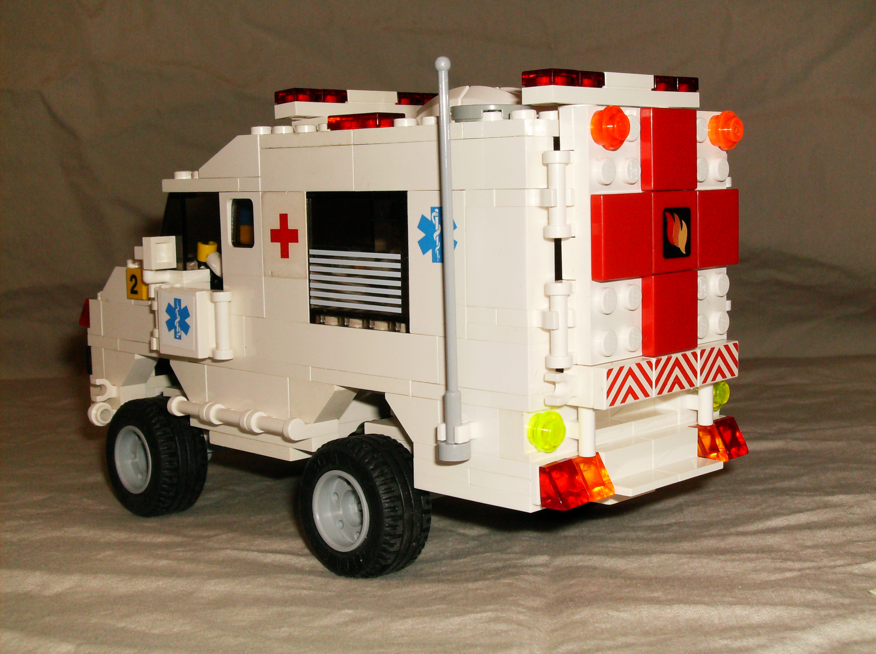 brickliner_emergency_range_cougar_ambulance_3.jpg