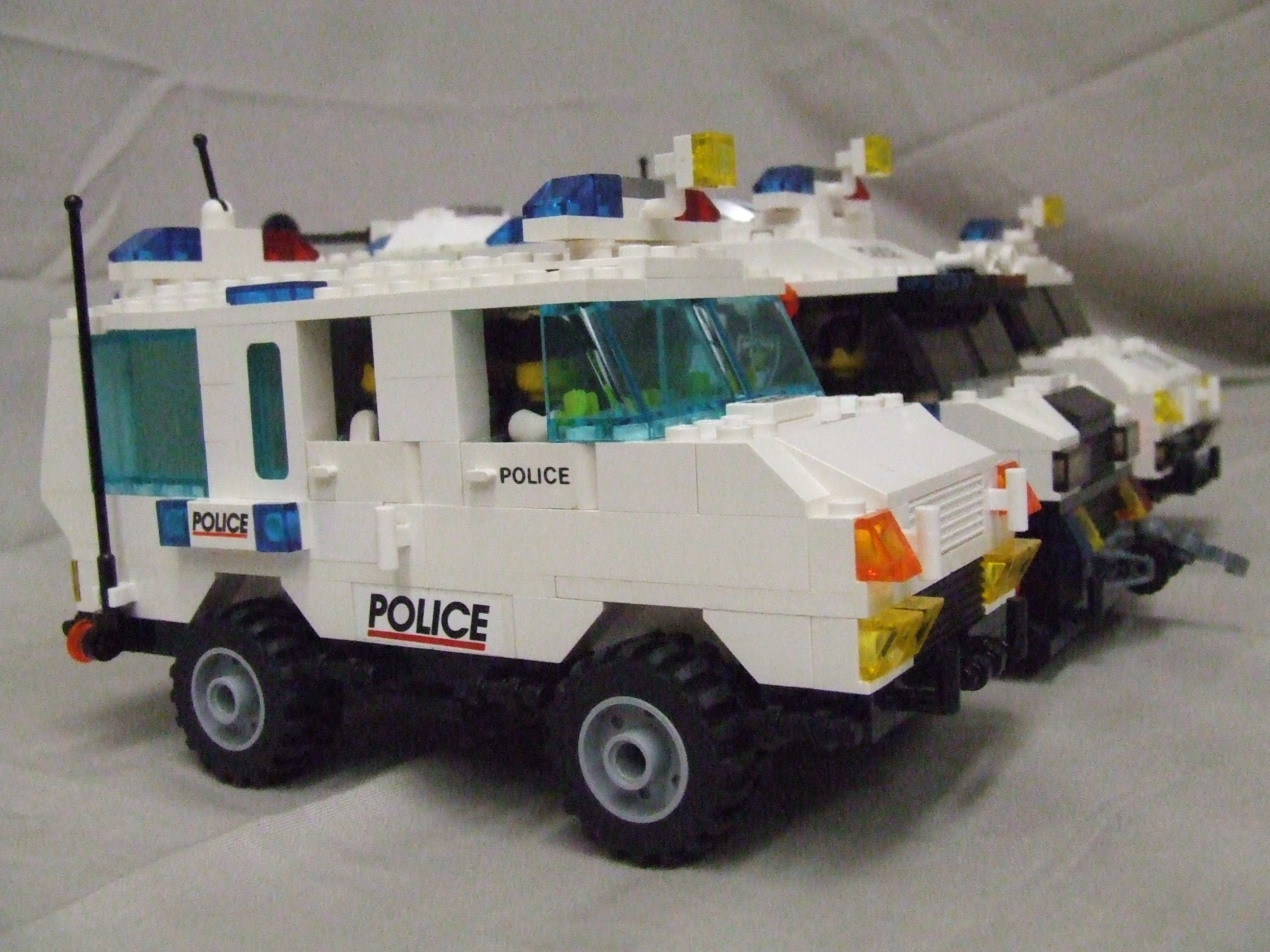 brickliner_police_utility_a.jpg