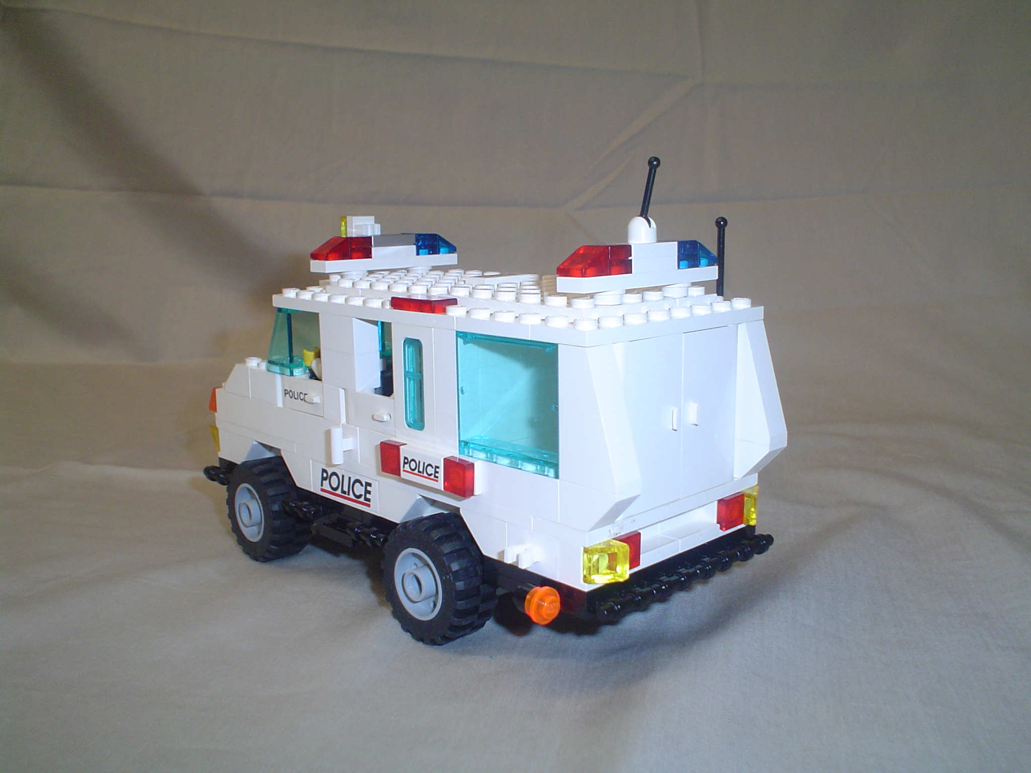 brickliner_police_utility_d.jpg