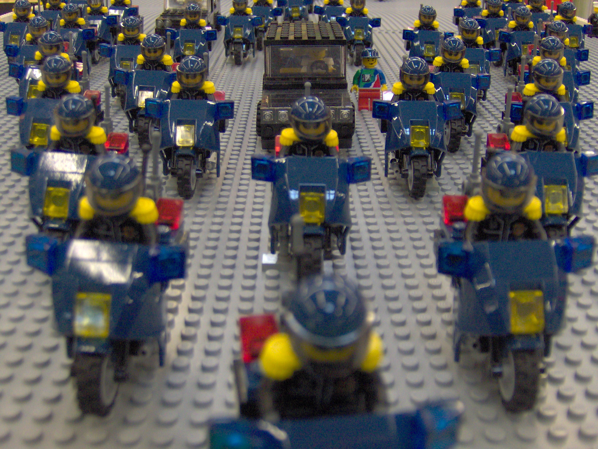 0000_front_president_motos.jpg