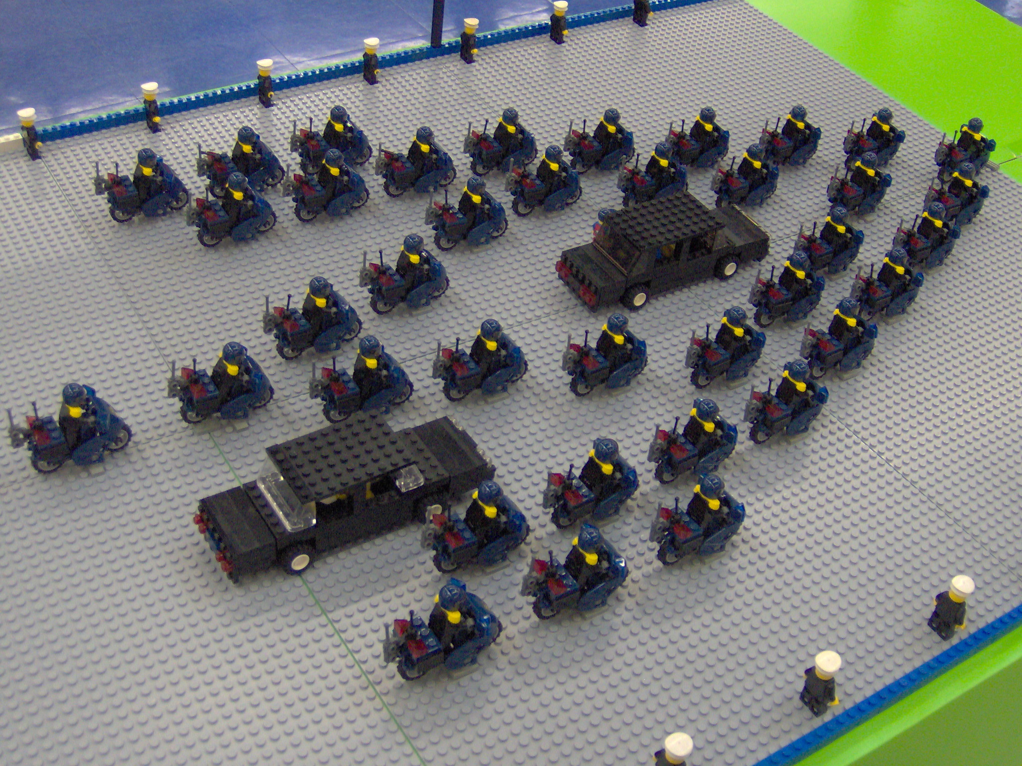 000_15__parade_3.jpg