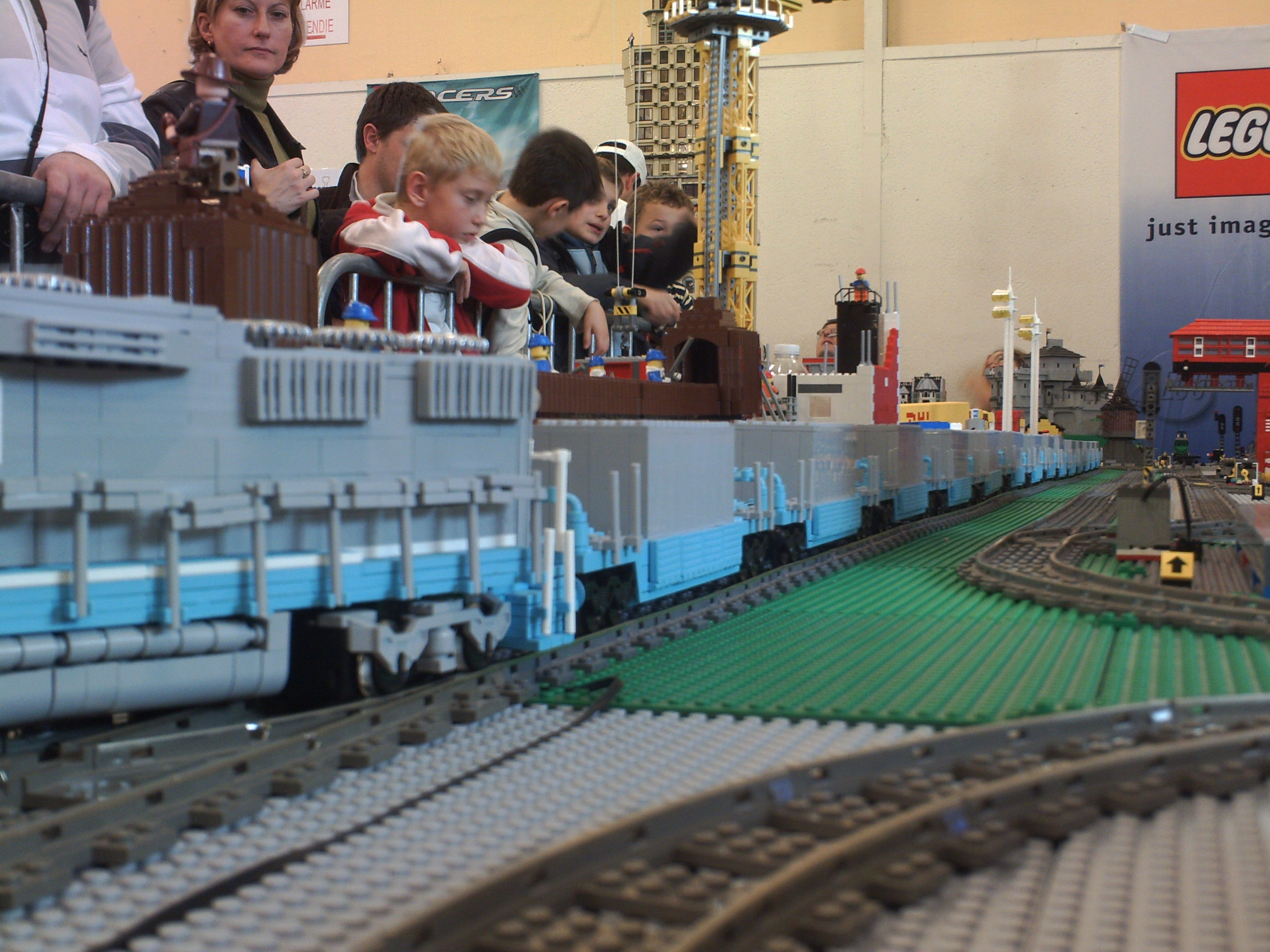 maersk_line_train.jpg
