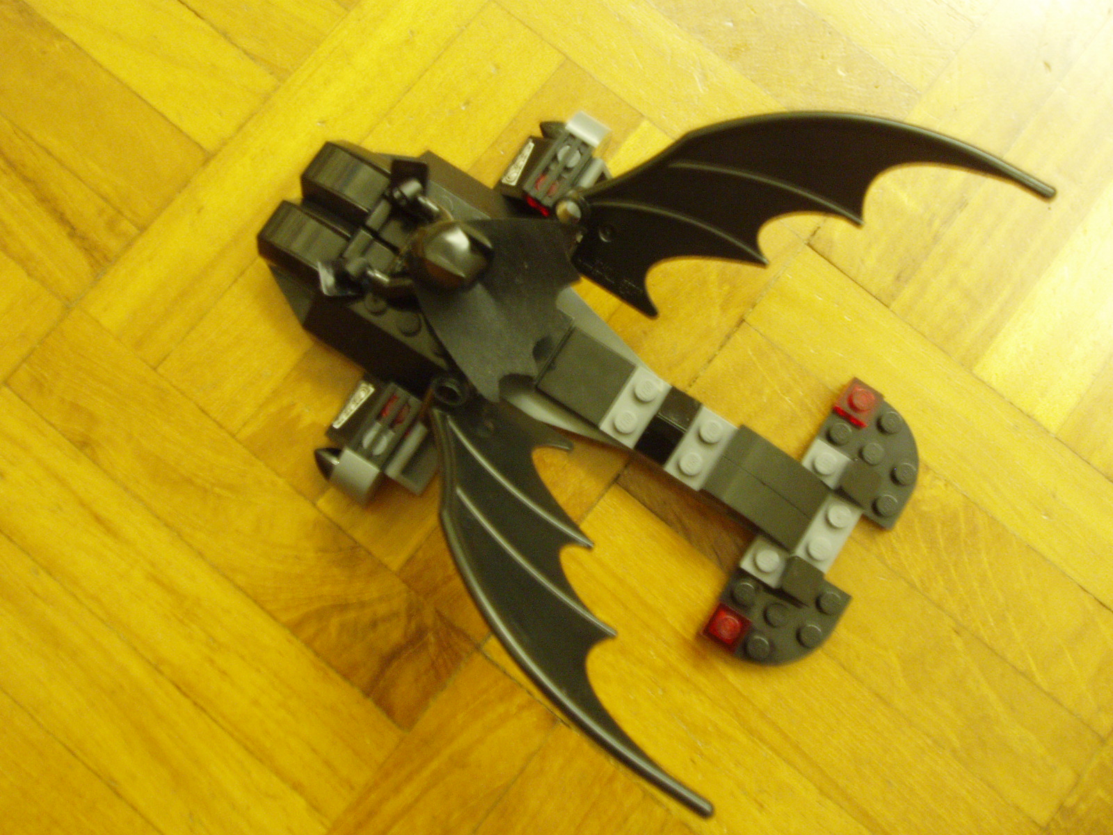 moc_bat-flyer_top_view.jpg
