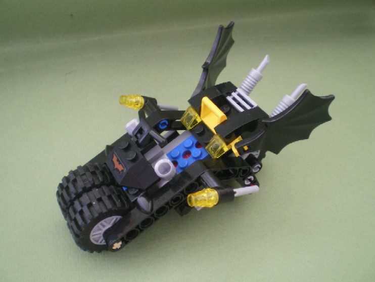 harley_quinn_hammer_truck-batcycle_1.jpg