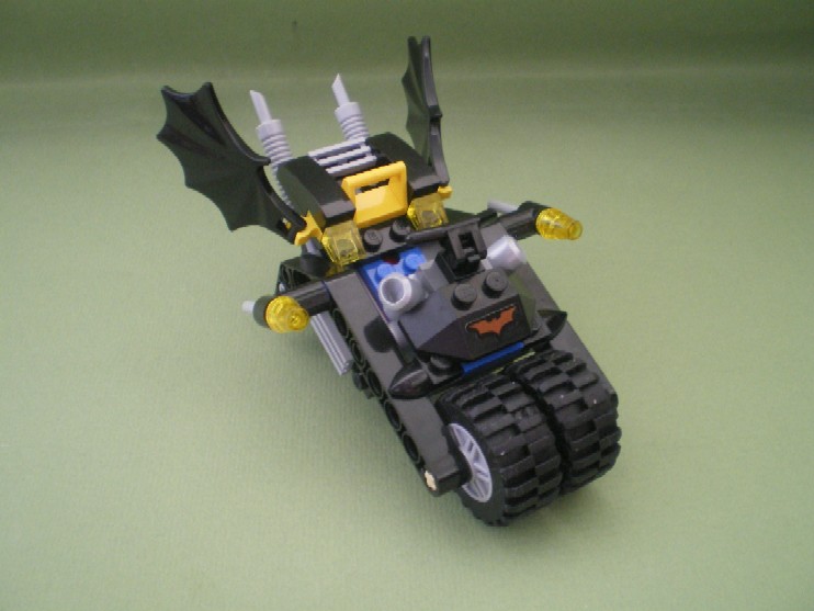 harley_quinn_hammer_truck-batcycle_2.jpg