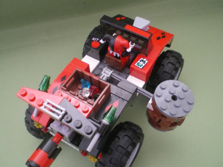 harley_quinn_hammer_truck-hammer_truck_back_angle.jpg