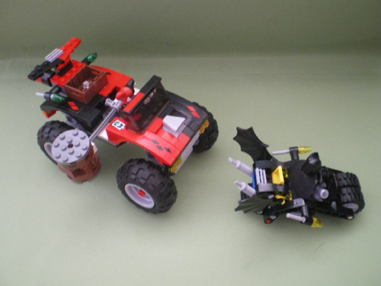 harley_quinn_hammer_truck-hammer_truck_chasing_batcycle.jpg