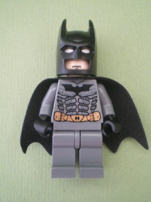 harley_quinn_hammer_truck-tdk_batman_minifig.jpg