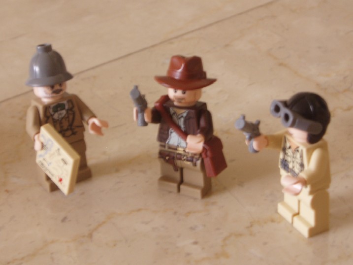 indiana_jones_motorcycle_chase_minifigs.jpg