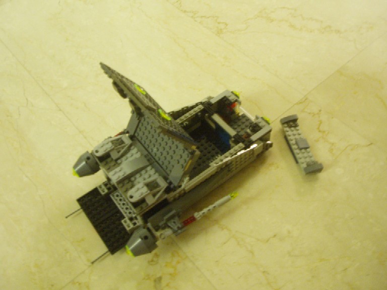 dyst_troop_transporter_with_open_hatches_2.jpg