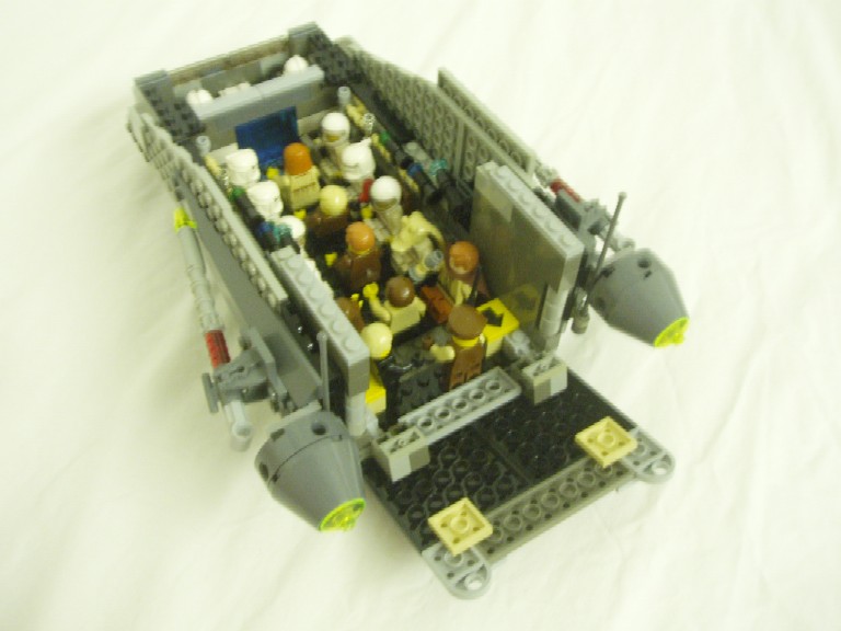 dyst_troop_transpoter_version_2_lid_removed.jpg