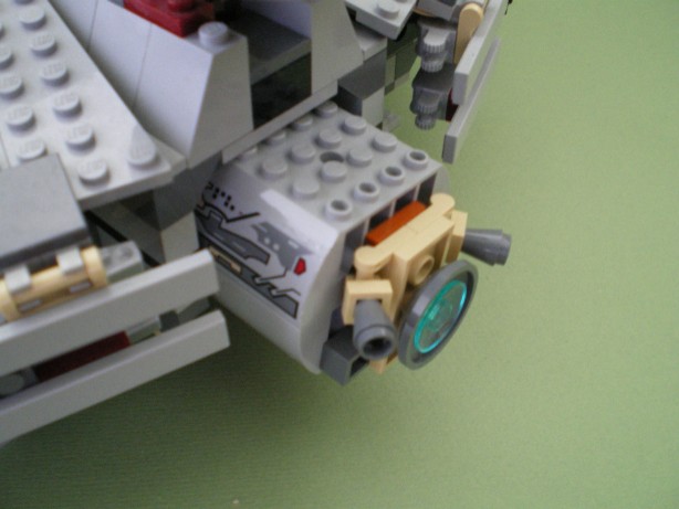 millennium_falcon_escape_pod_emerging.jpg