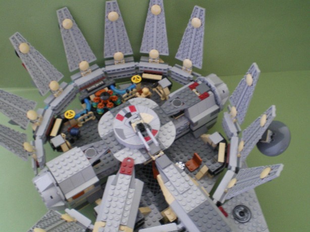 millennium_falcon_open_plates.jpg