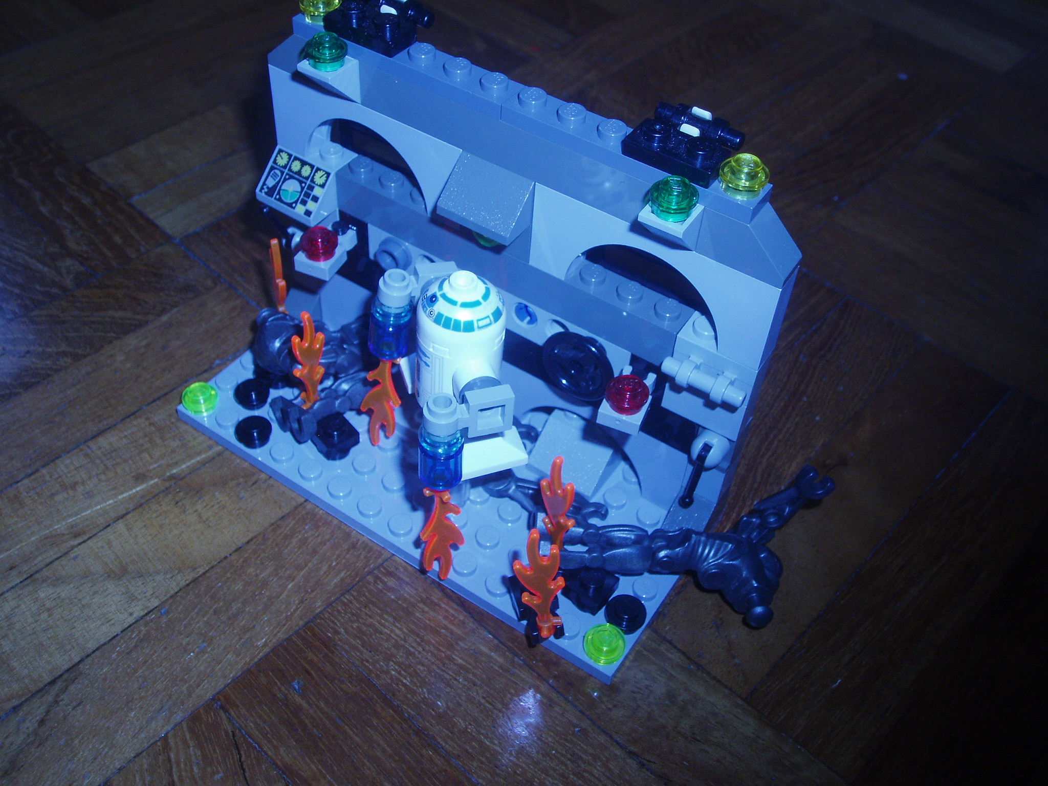 r2_vs_super_battle_droids.jpg