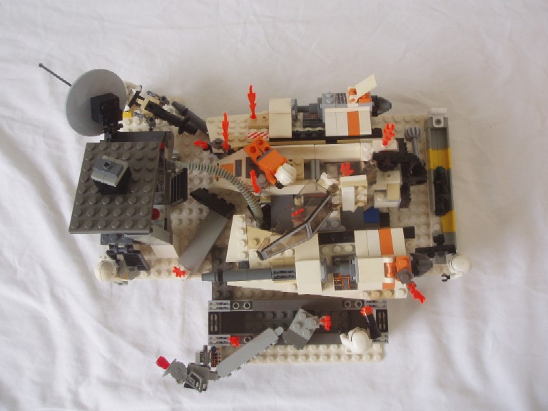 attack_on_snowspeeder_bay_overhead_shot.jpg