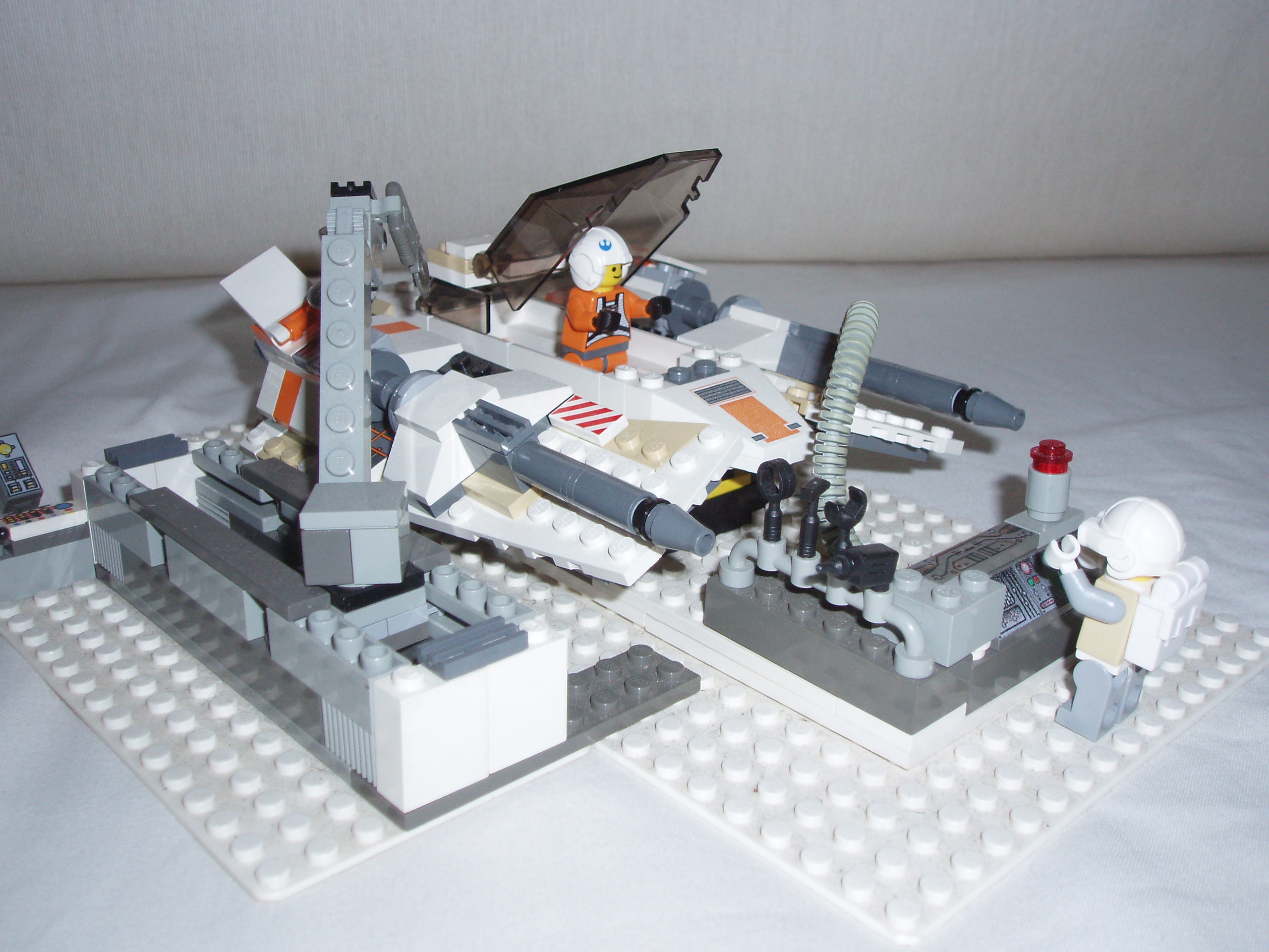 snowspeeder_bay_side_angle.jpg
