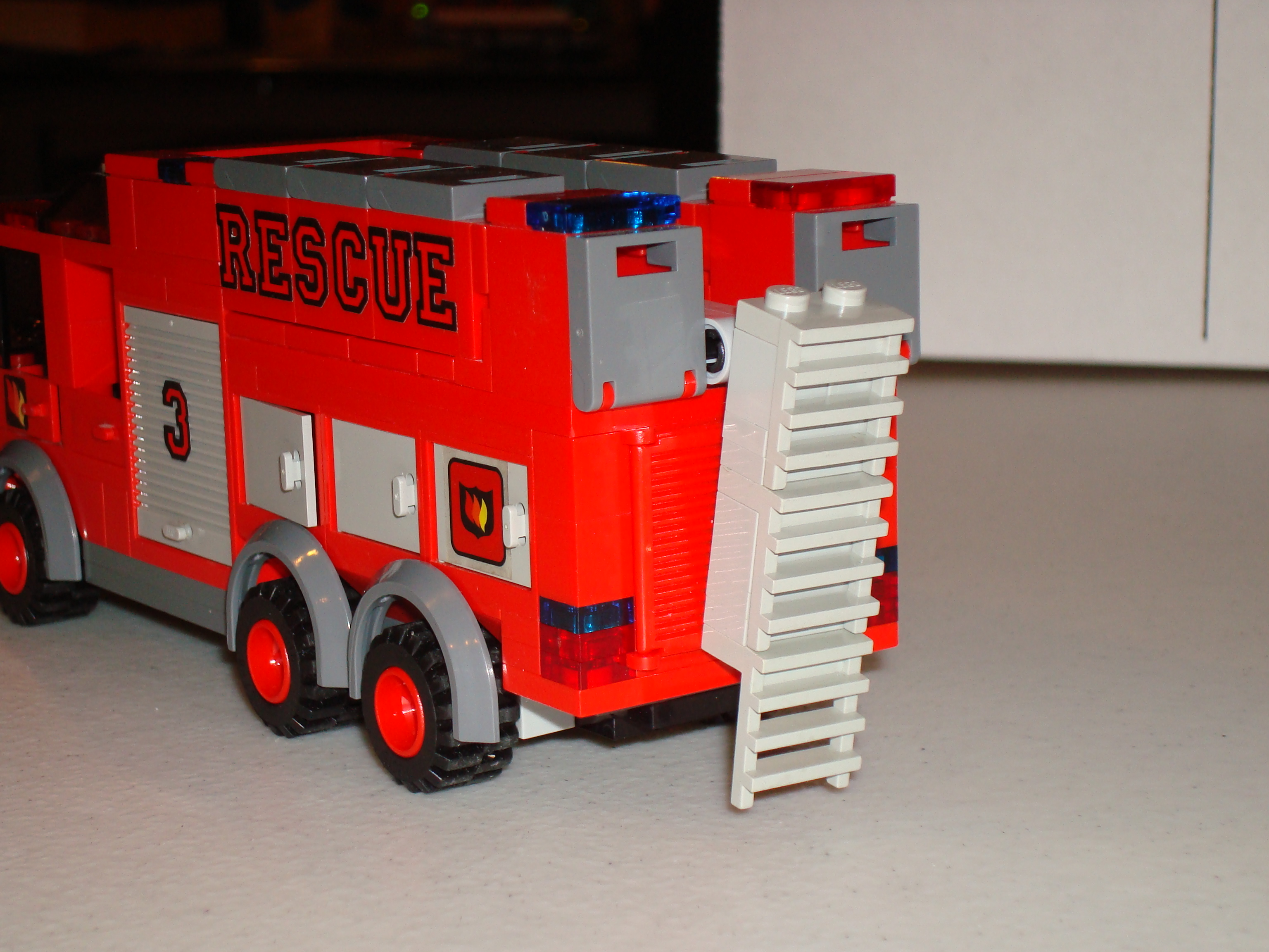 rescue_co._3_rear_ladder.jpg