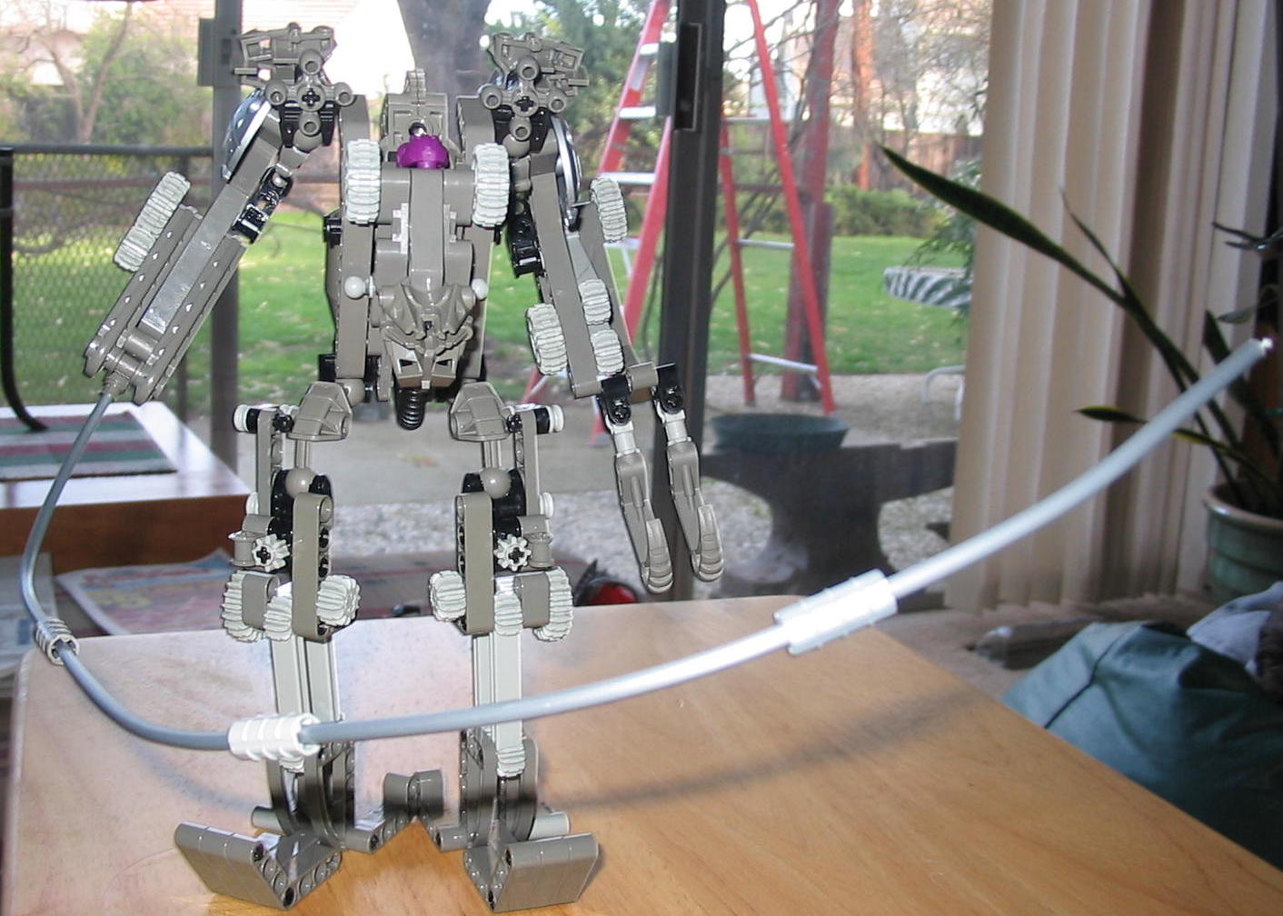 aaaaaaa_run_its_a_kraata_mecha.jpg