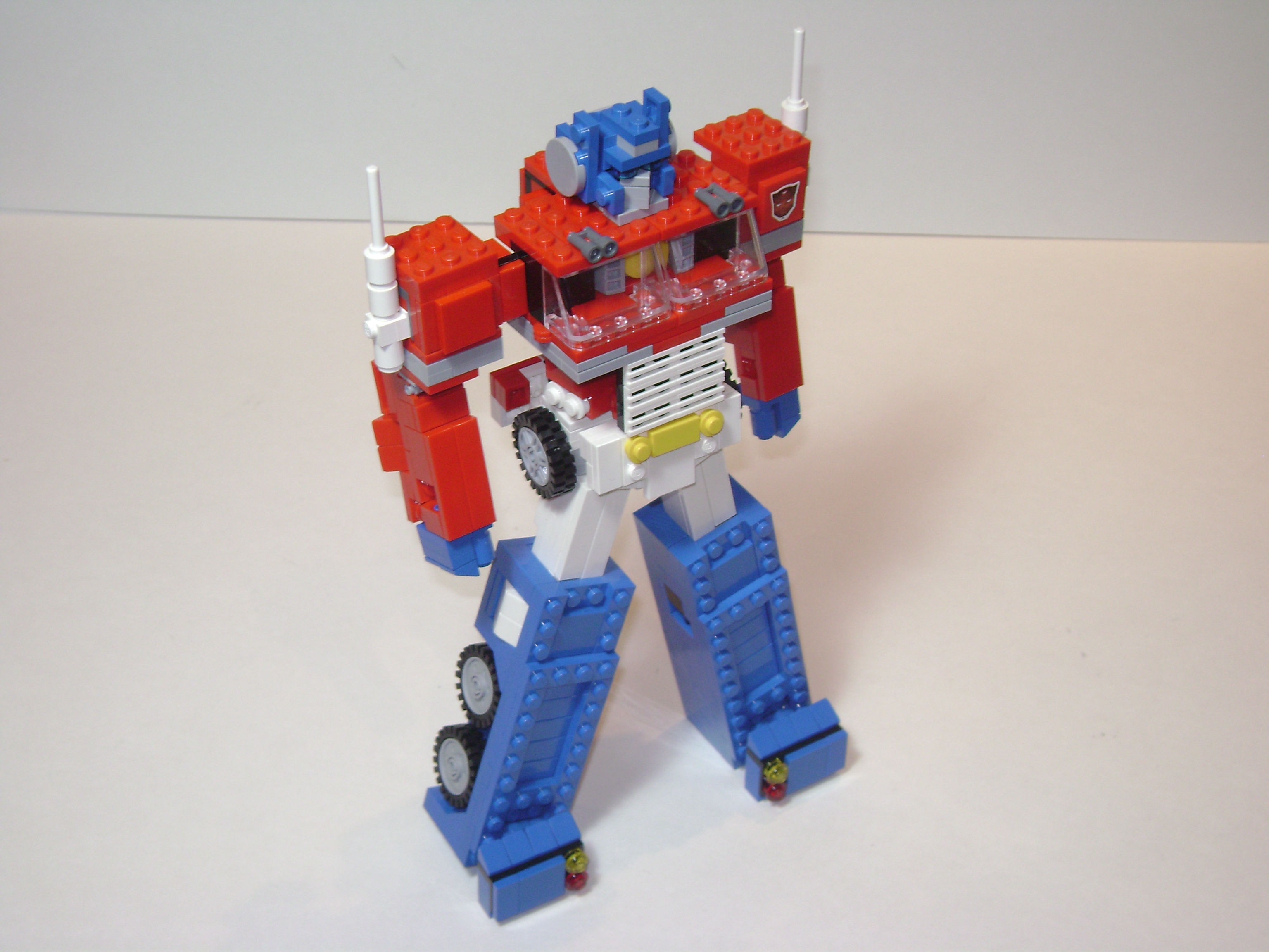 lego_optimus_prime_4.jpg