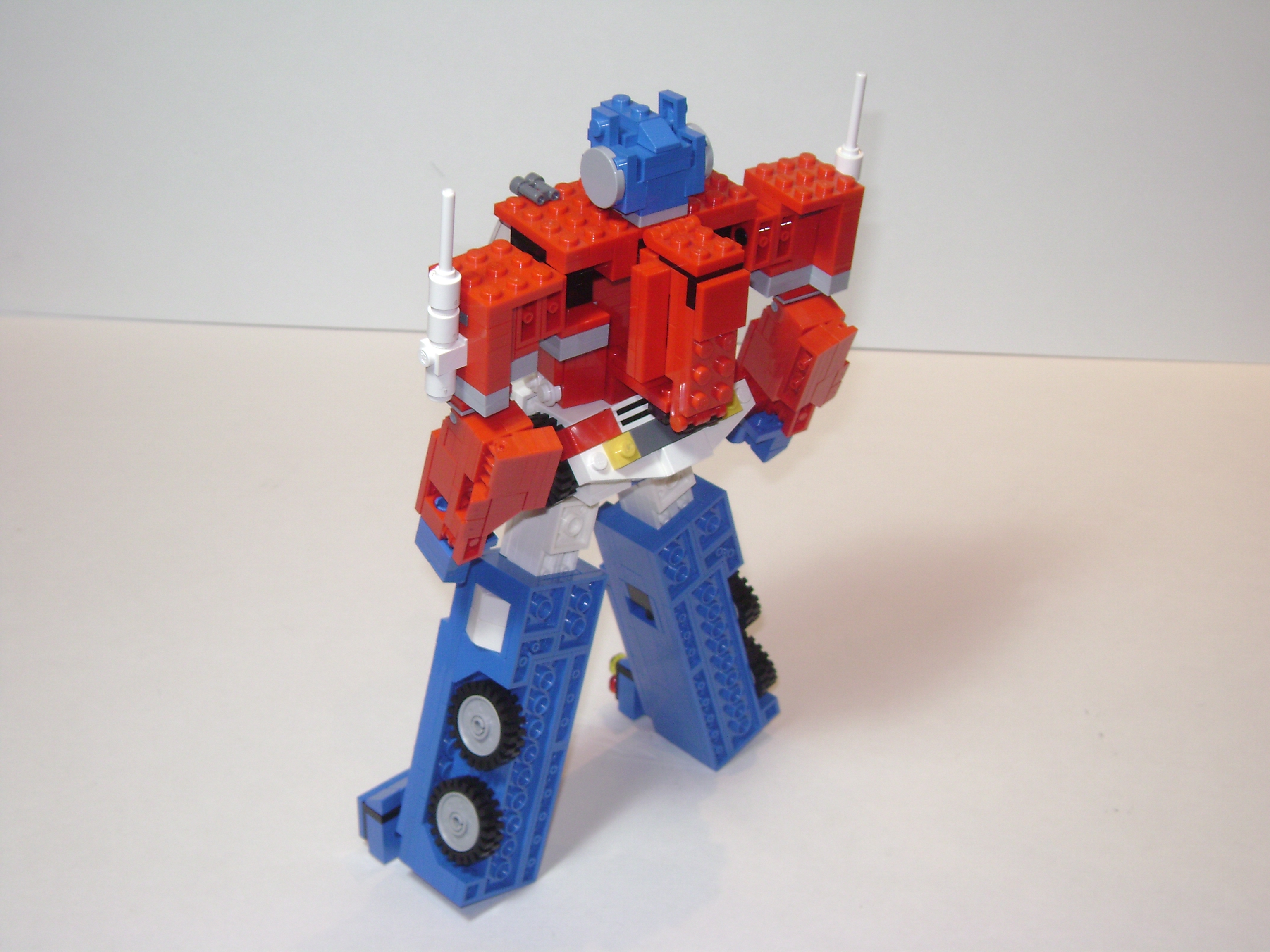 lego_optimus_prime_5.jpg