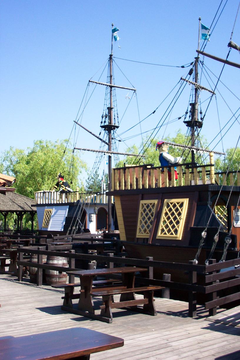 restaurant_ships_2.jpg