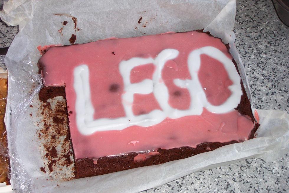 legocake.jpg