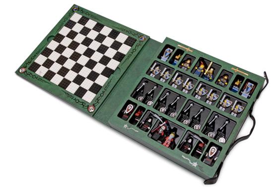 castle-chess-set-openedjpg.jpg