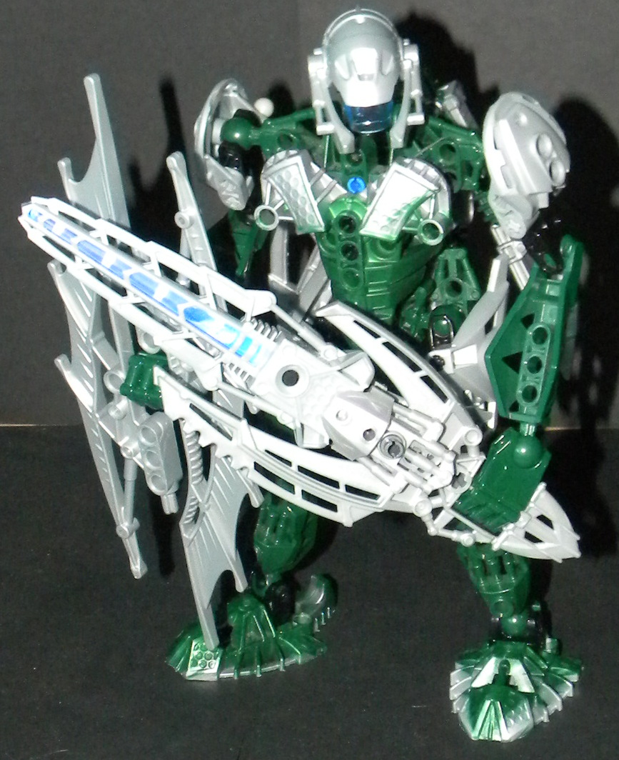 lanok_front_lightup_sword.jpg