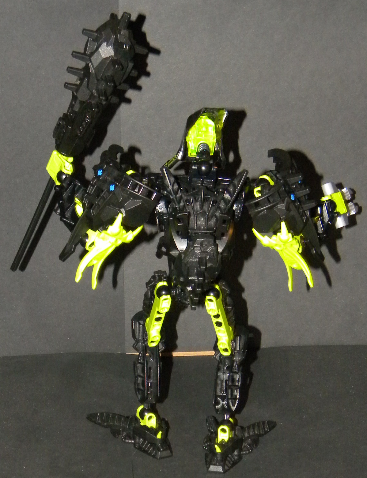 venomu_back.jpg