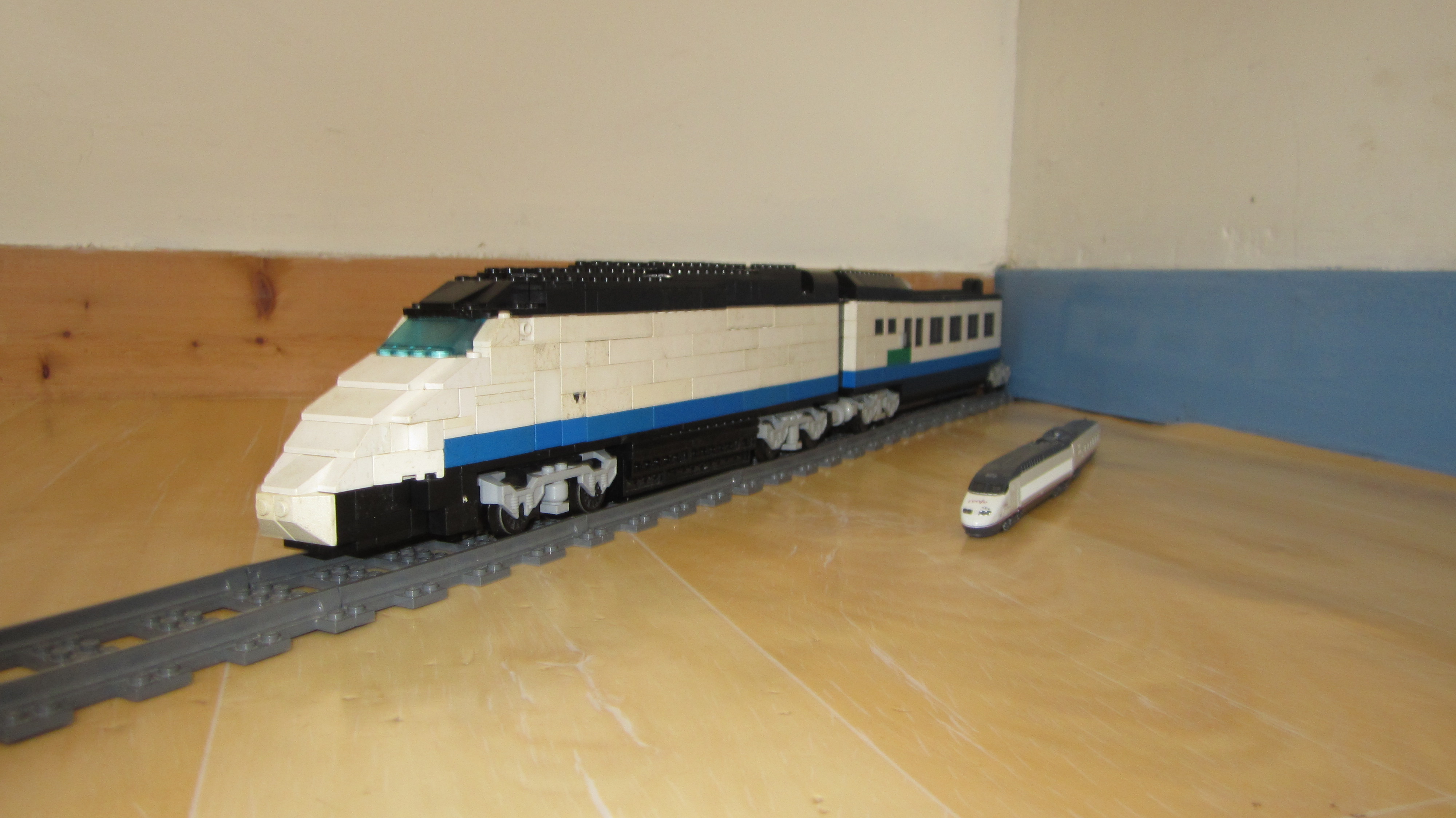 ave_s100_5.jpg