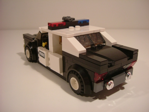 002backpolicecar.jpg