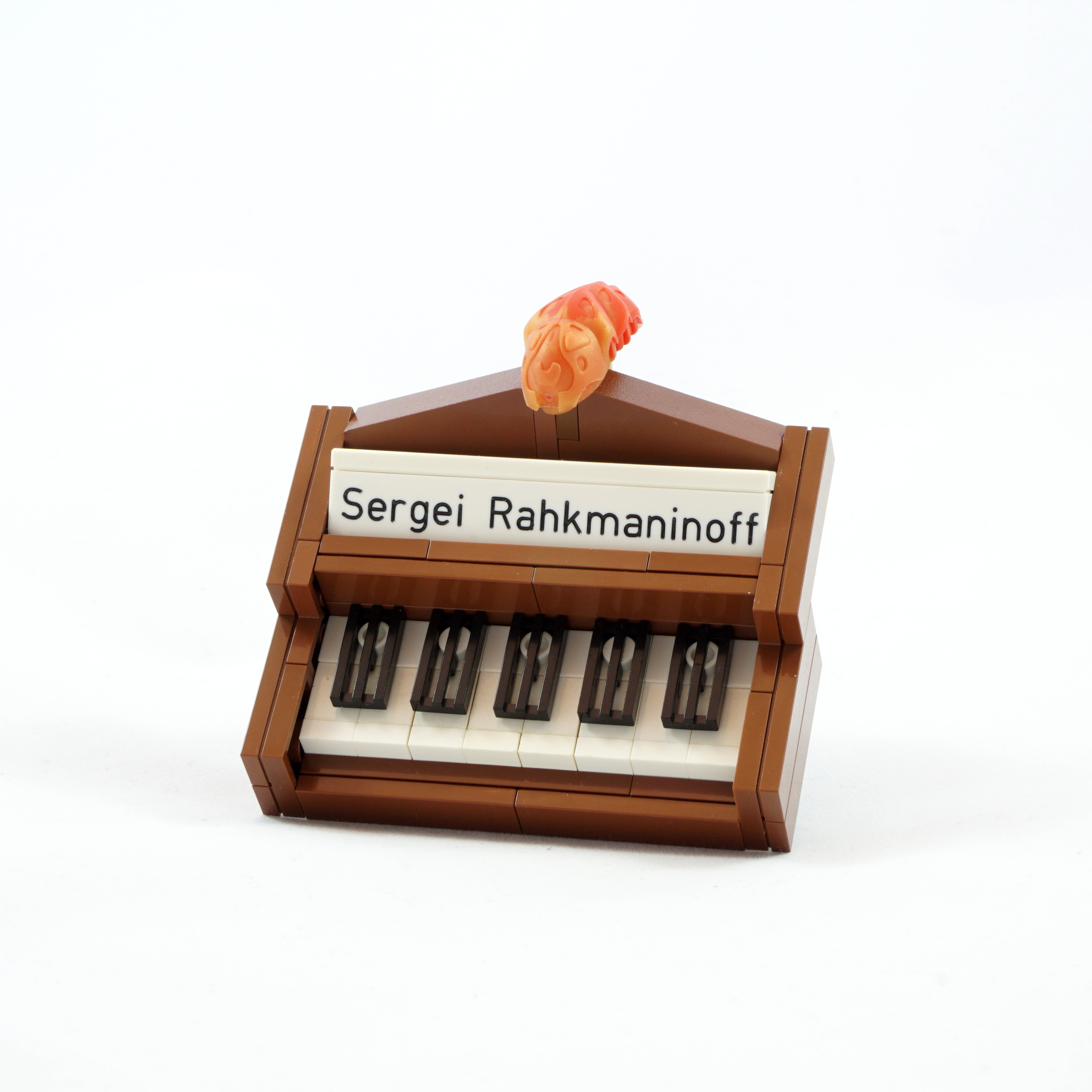 01_piano_badge.jpg