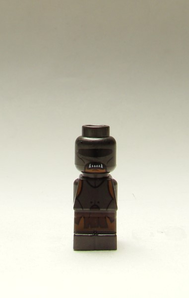 micro-urukswordsman.jpg