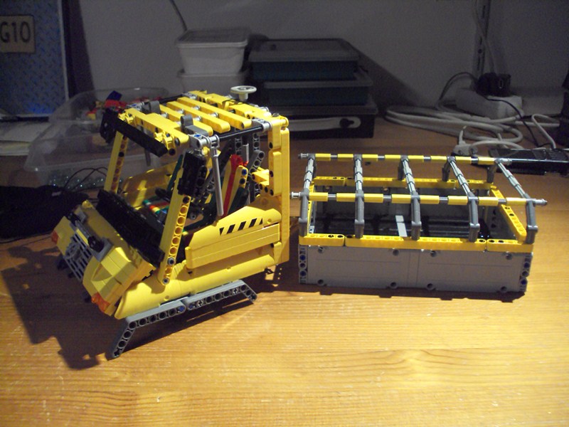 8110_yellowcabbucket1.jpg
