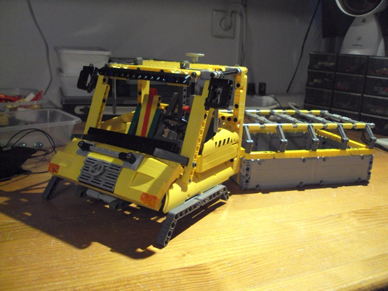 8110_yellowcabbucket2.jpg