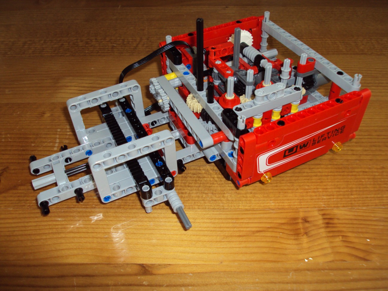 8258034.jpg