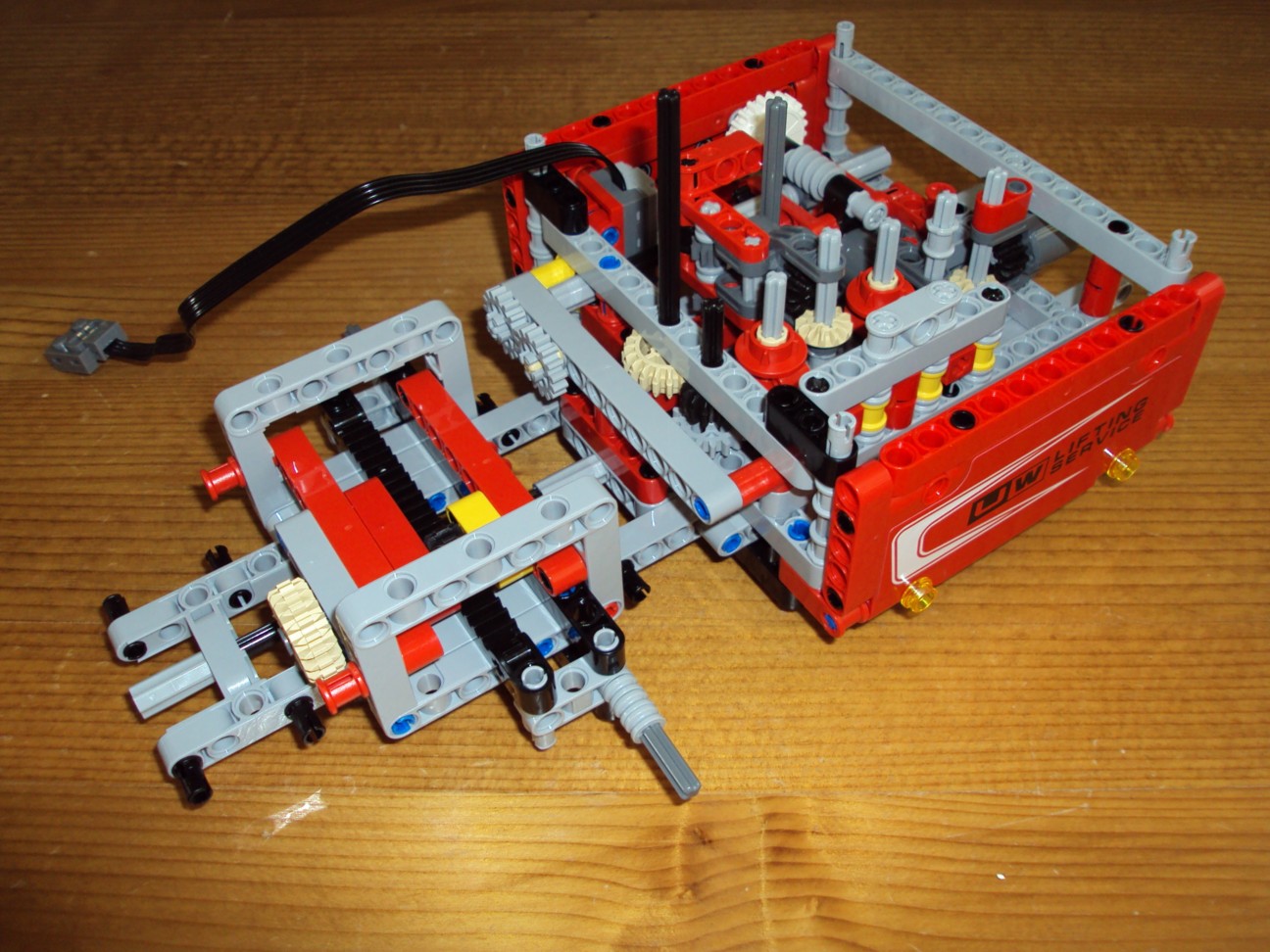 8258037.jpg