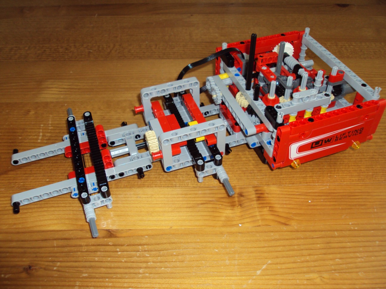 8258040.jpg