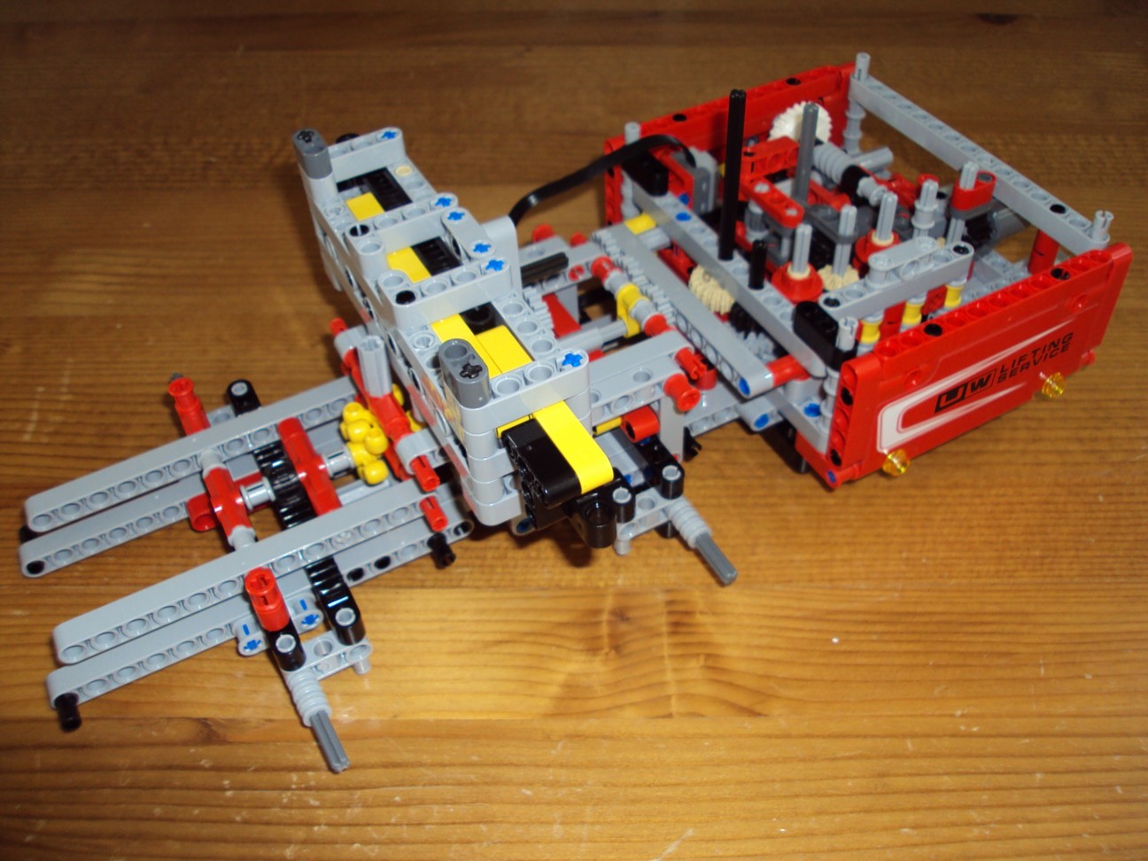 8258042.jpg